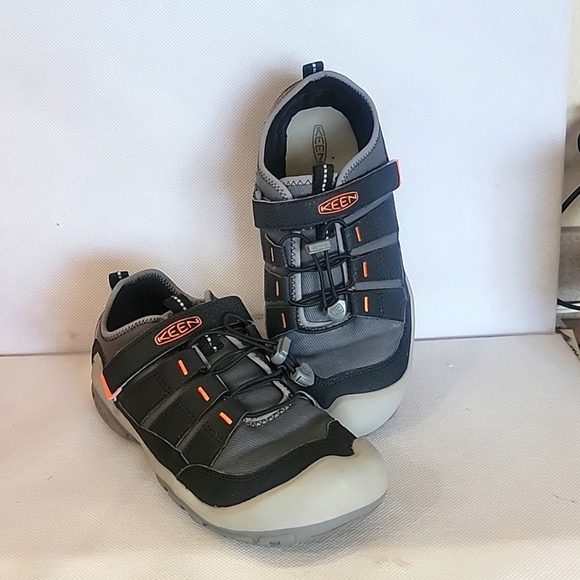 KEEN KNOTCH HOLLOW YOUTH STEEL GRAY SNEAKER STYLE SHOES (sz 5)‎ - Picture 1 of 5